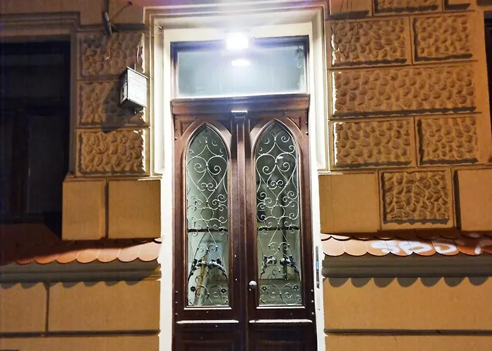 Old Town Brick Apartment